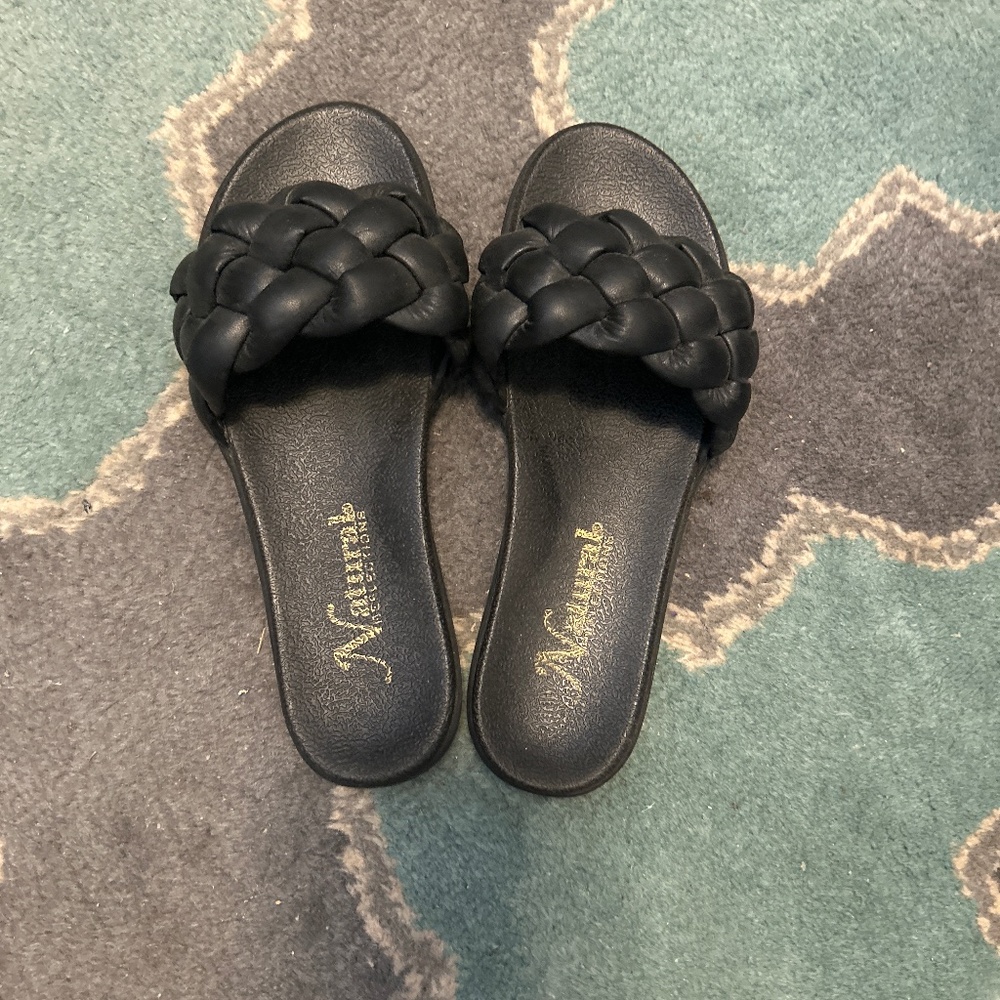 Natural reflections black rubber, braided slides